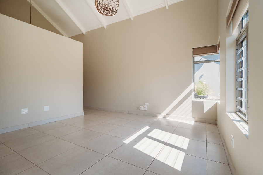 4 Bedroom Property for Sale in Kraaibosch Manor Western Cape